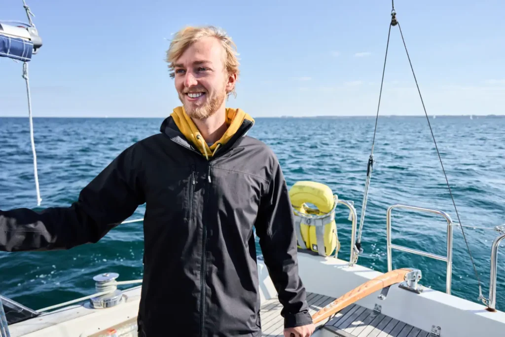 Daniel bublak von chartership beim segeln