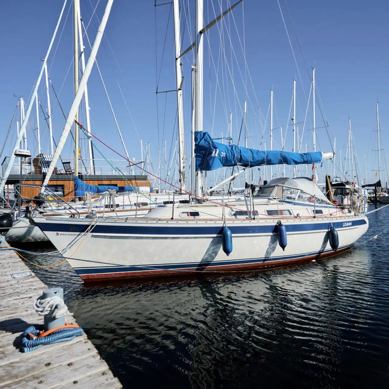 Chartership langkieler yacht im hafen